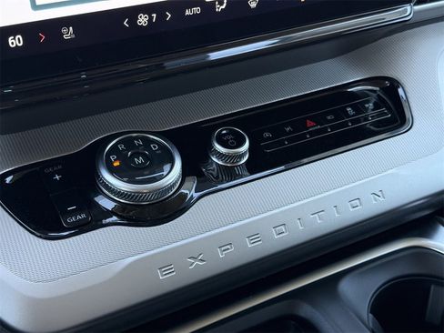 New 2025 Ford Expedition Active image 41