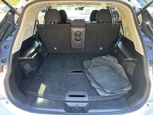 Used 2019 Nissan Rogue SV FWD image 7