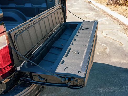 Used 2024 GMC Canyon AT4X w/ AT4X AEV Edition image 15