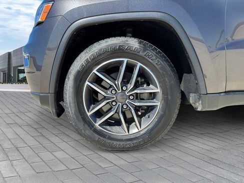 Used 2019 Jeep Grand Cherokee Limited image 9