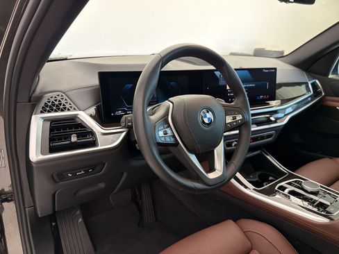 Used 2025 BMW X5 xDrive50e AWD/4WD image 4
