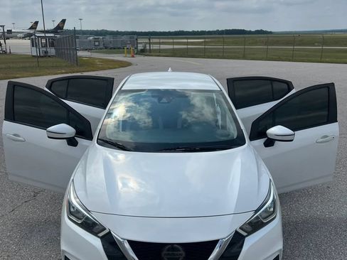 Used 2020 Nissan Versa SV w/ Electronics Package FWD image 16