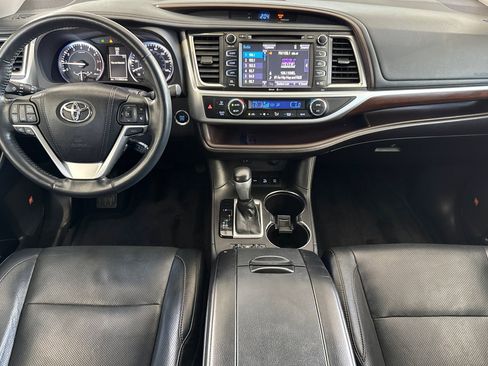 Used 2015 Toyota Highlander Limited Platinum AWD/4WD image 17