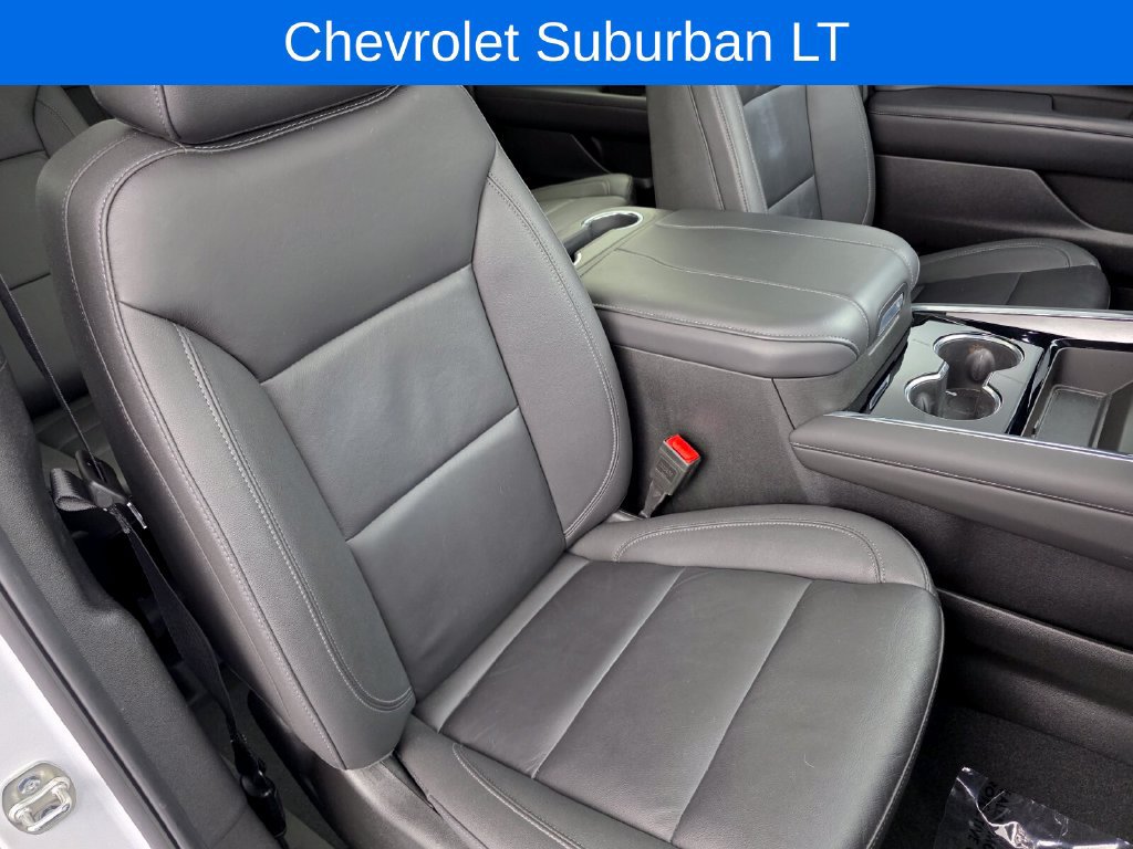 Used 2025 Chevrolet Suburban LT w/ Comfort Package RWD image 33
