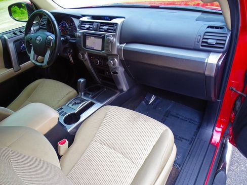 Used 2018 Toyota 4Runner SR5 RWD image 31