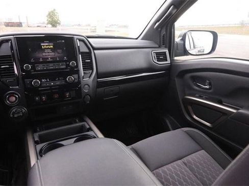 Used 2024 Nissan Titan SV w/ SV Bronze Edition Package image 22