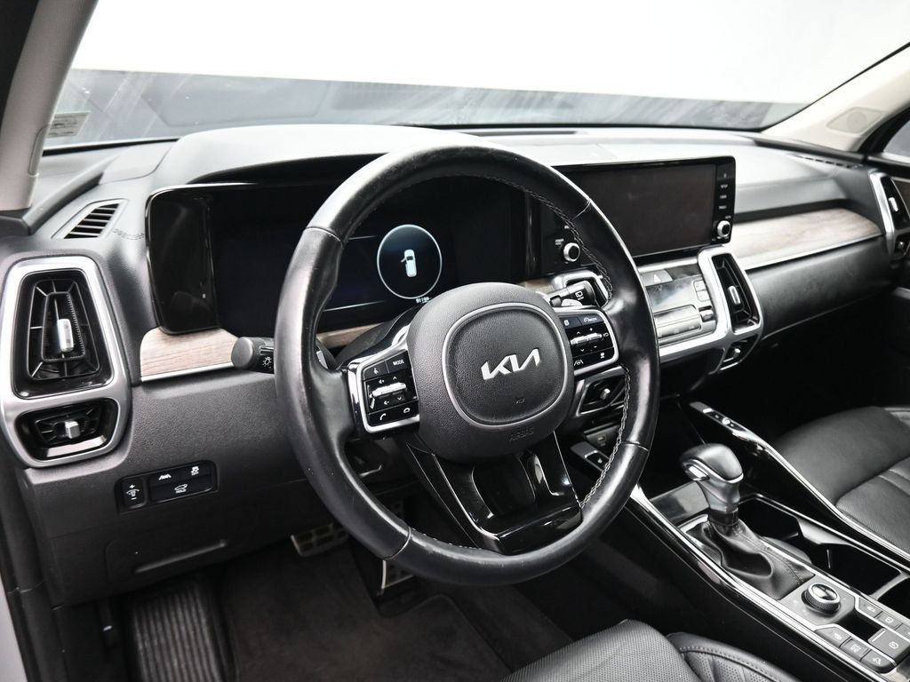 Used 2022 Kia Sorento SX Prestige AWD/4WD image 14