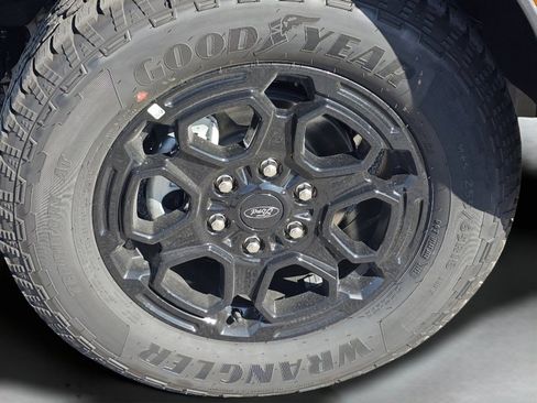 New 2025 Ford Ranger Lariat w/ Black Appearance Package image 34