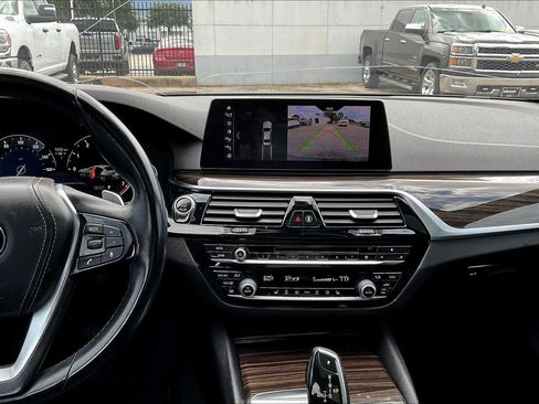 Used 2019 BMW 530i w/ Convenience Package image 6