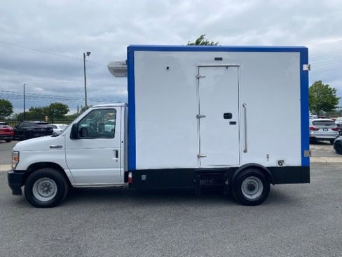 Used 2023 Ford E-350 and Econoline 350 Super Duty w/ Power Windows & Locks Group RWD image 2