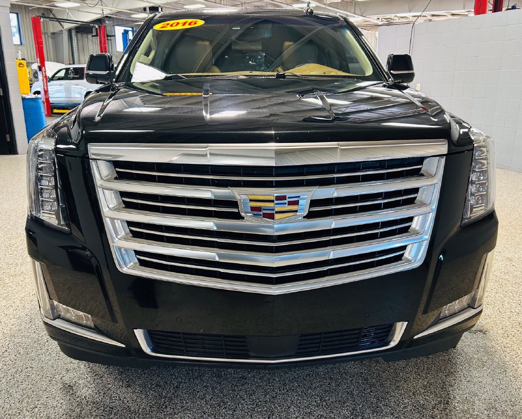 Used 2016 Cadillac Escalade ESV Platinum AWD/4WD image 2