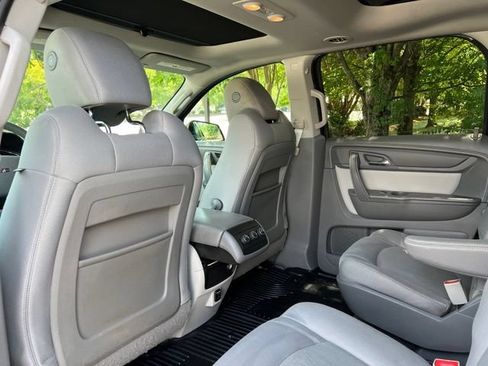 Used 2016 GMC Acadia SLE AWD/4WD image 15