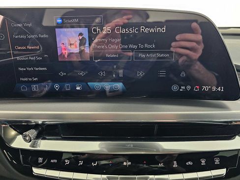 Used 2025 Cadillac Lyriq Luxury w/ LPO, Floor Liner Package AWD/4WD image 24