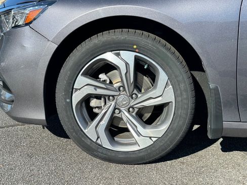 Used 2020 Honda Accord EX image 9