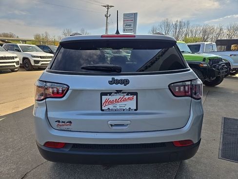 Used 2025 Jeep Compass Latitude w/ Altitude Special Edition AWD/4WD image 9