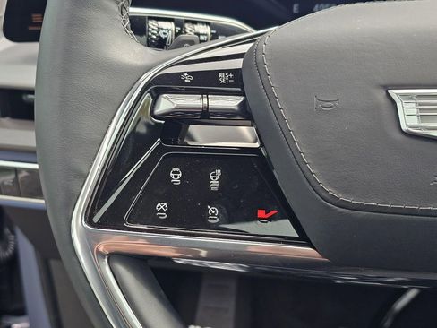 Used 2026 Cadillac Vistiq Premium Luxury image 29