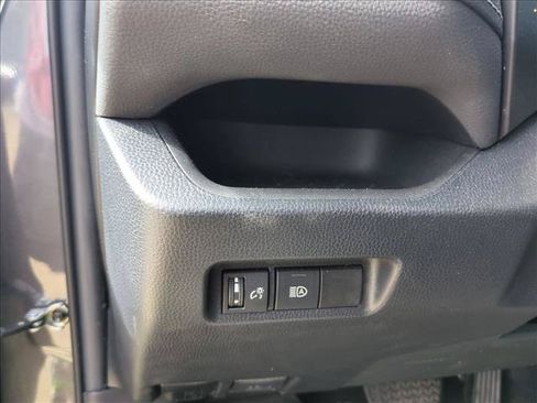 Used 2022 Toyota RAV4 LE FWD image 13