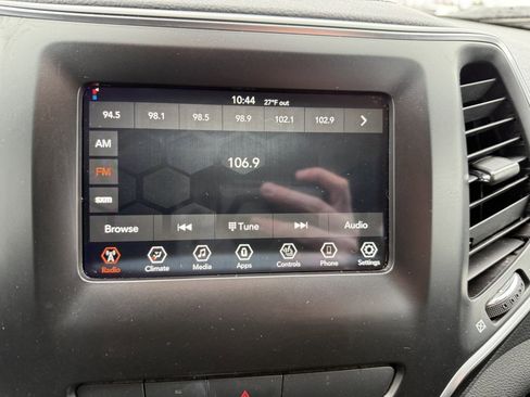 Used 2019 Jeep Cherokee Latitude Plus w/ Cold Weather Group image 26