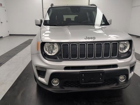 Used 2020 Jeep Renegade Latitude FWD image 14