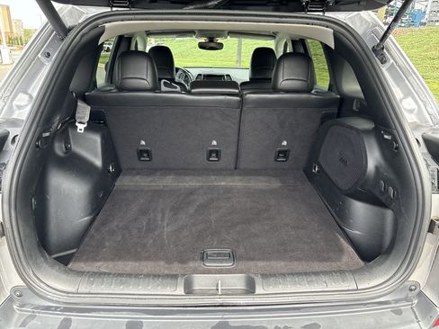 Used 2020 Jeep Cherokee Limited FWD image 32