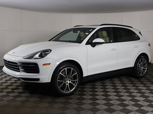 Used 2023 Porsche Cayenne Platinum Edition image 10