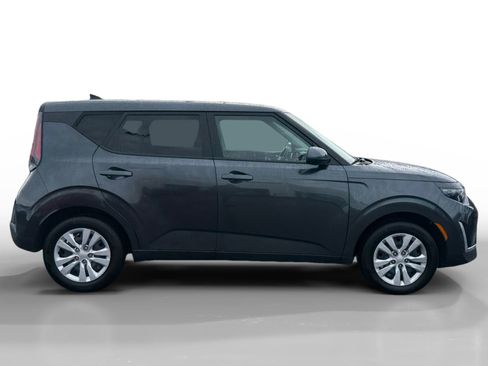 Certified 2023 Kia Soul LX image 6