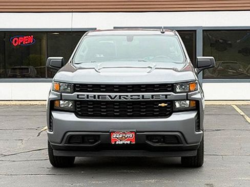 Used 2020 Chevrolet Silverado 1500 Custom w/ Custom Value Package AWD/4WD image 8