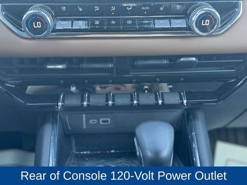 Used 2023 GMC Canyon AT4 w/ AT4 Premium Package AWD/4WD image 21