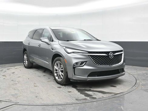 Used 2024 Buick Enclave Avenir image 6