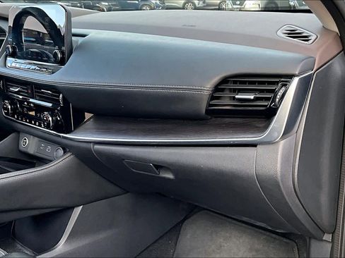 Used 2021 Nissan Rogue SL w/ Premium Package image 17