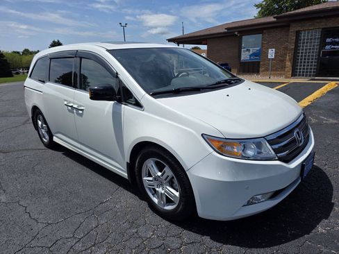 Used 2013 Honda Odyssey Touring image 2
