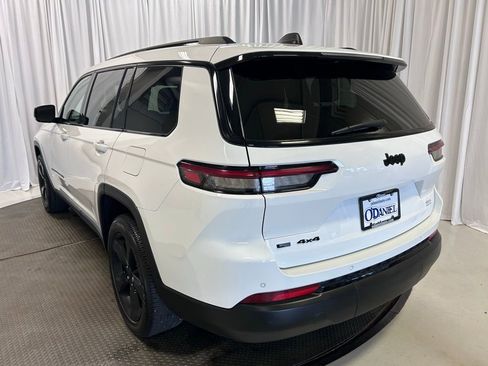 Used 2023 Jeep Grand Cherokee L Laredo image 27