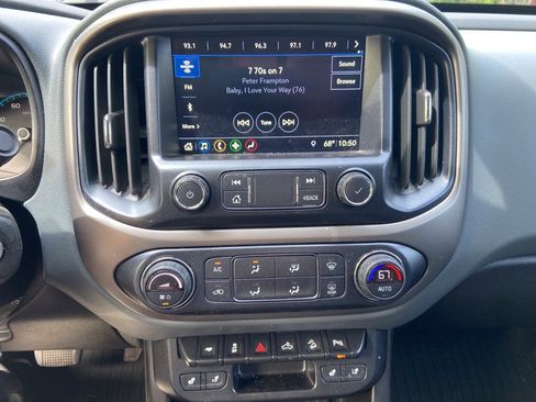 Used 2019 Chevrolet Colorado Z71 w/ Z71 Midnight Edition image 15