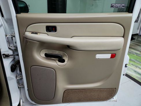 Used 2001 Chevrolet Suburban LS w/ LS Preferred Equipment Group RWD image 26