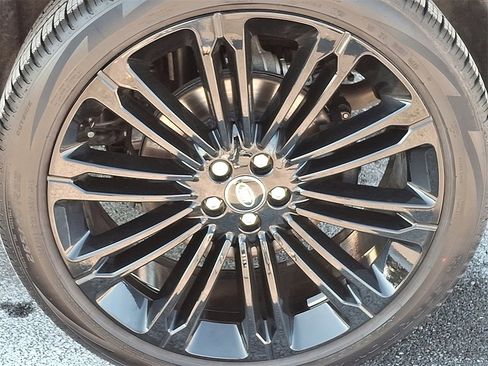 Certified 2026 Land Rover Range Rover Velar Dynamic SE image 10