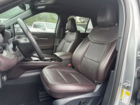 Used 2025 Ford Explorer Platinum AWD/4WD image 9