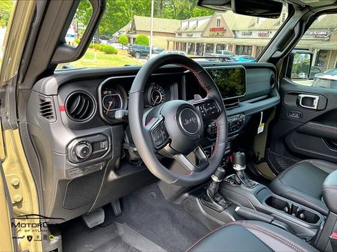 Used 2026 Jeep Wrangler Unlimited Rubicon 392 image 13