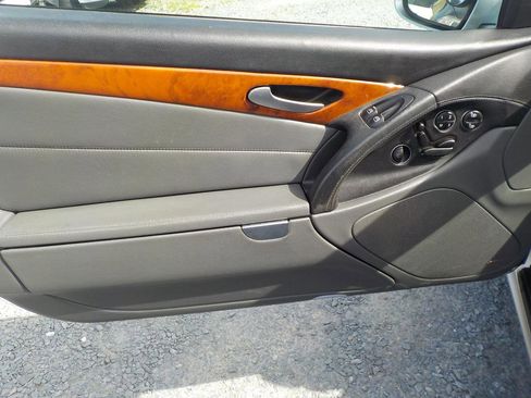 Used 2005 Mercedes-Benz SL 500 image 9