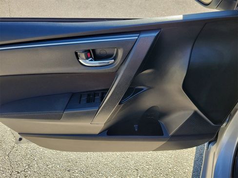 Used 2019 Toyota Corolla LE image 13