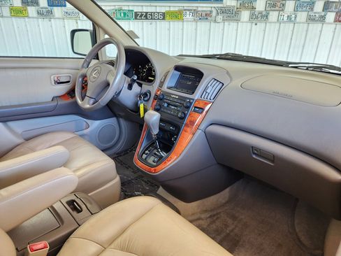 Used 2001 Lexus RX 300 4WD image 2