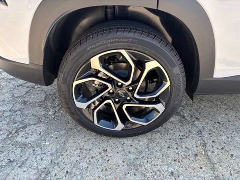 New 2026 Chevrolet Trax RS w/ Sunroof Package FWD image 9