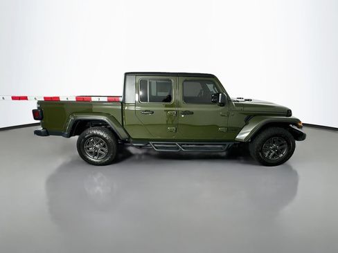 Used 2024 Jeep Gladiator Sport AWD/4WD image 8