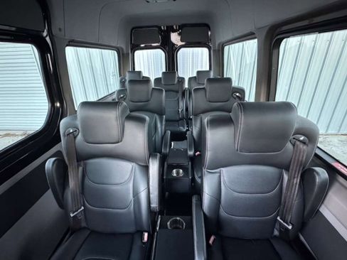 Used 2018 Mercedes-Benz Sprinter 2500 image 26