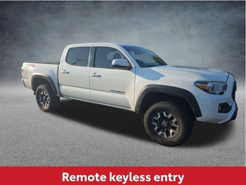 Used 2020 Toyota Tacoma TRD Off-Road AWD/4WD image 3