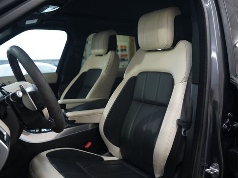 Used 2022 Land Rover Range Rover Sport HST image 24