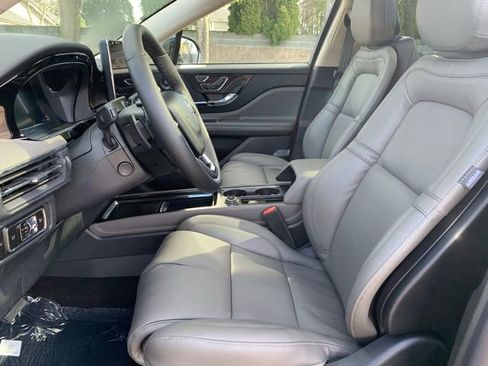 New 2025 Lincoln Corsair Reserve w/ Equipment Group 202A image 13