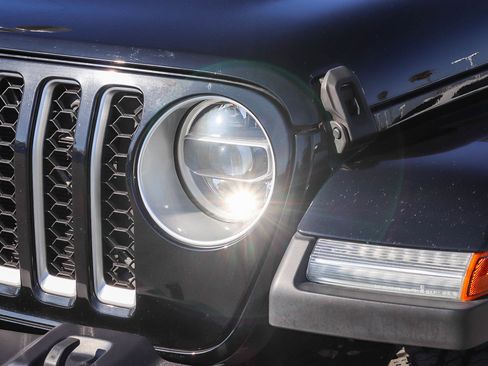 Used 2021 Jeep Gladiator Overland w/ Popular Equipment Package image 5