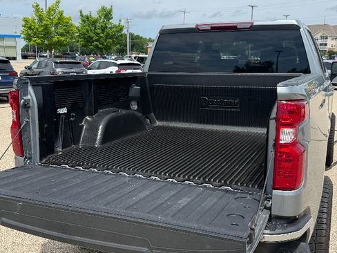 Used 2025 Chevrolet Silverado 1500 LT AWD/4WD image 44