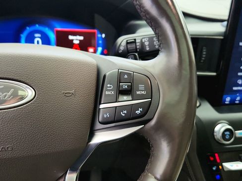 Used 2020 Ford Explorer Platinum w/ Premium Technology Package image 30