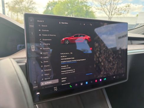 Used 2022 Tesla Model S image 24